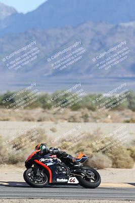 media/Nov-16-2025-Race Pace (Sun) [[8c5fa54630]]/Non Verified Riders (1st 20 Minutes)/4-Turn 16 (1116am)/